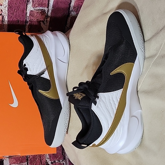 Nike Black, White, and Gold Athletic Shoes Brand New - Picture 3 of 7